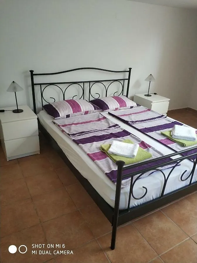 Apartments Nogic Peroj