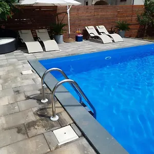 Apartment Hana Pool Only For With 2 Bedrooms, Loborika