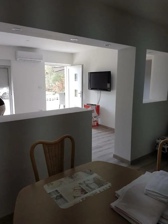 Apartments Nogic Peroj