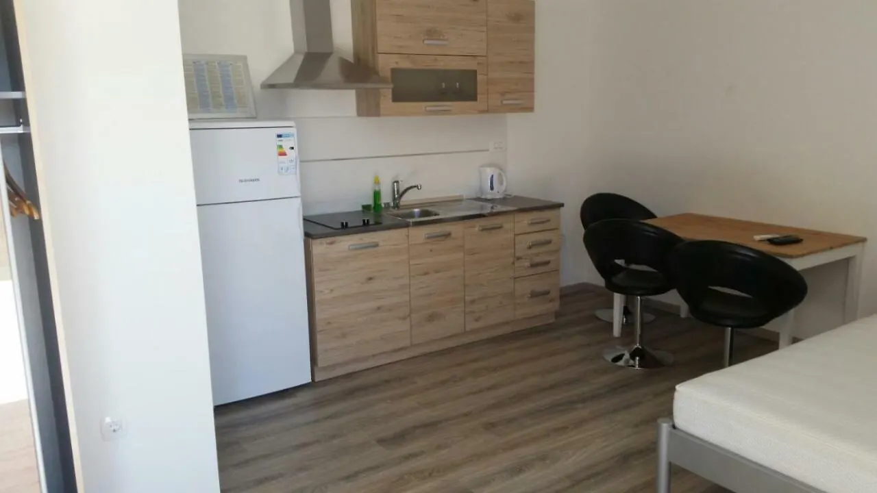 Apartments Nogic Peroj
