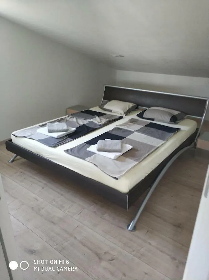Apartments Nogic Peroj