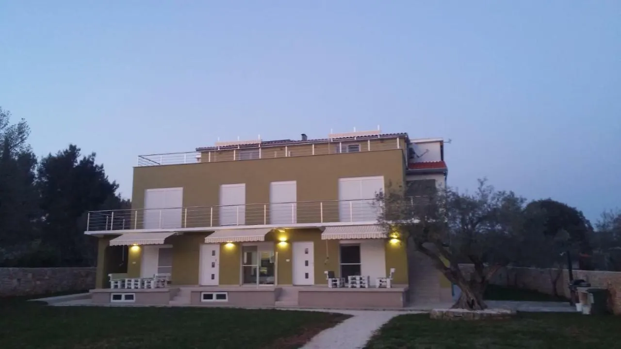 Apartments Nogic Peroj