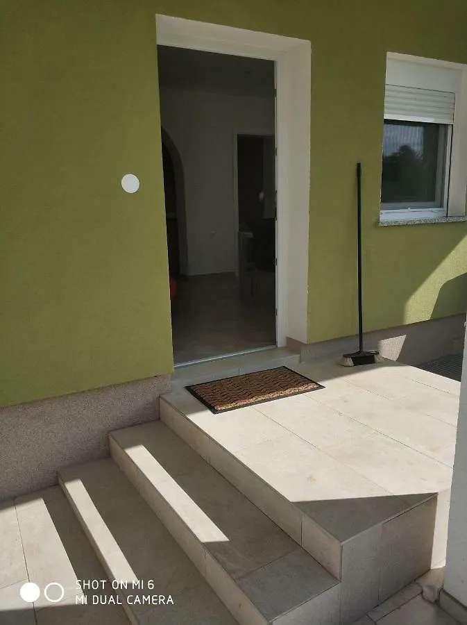 Apartments Nogic Peroj