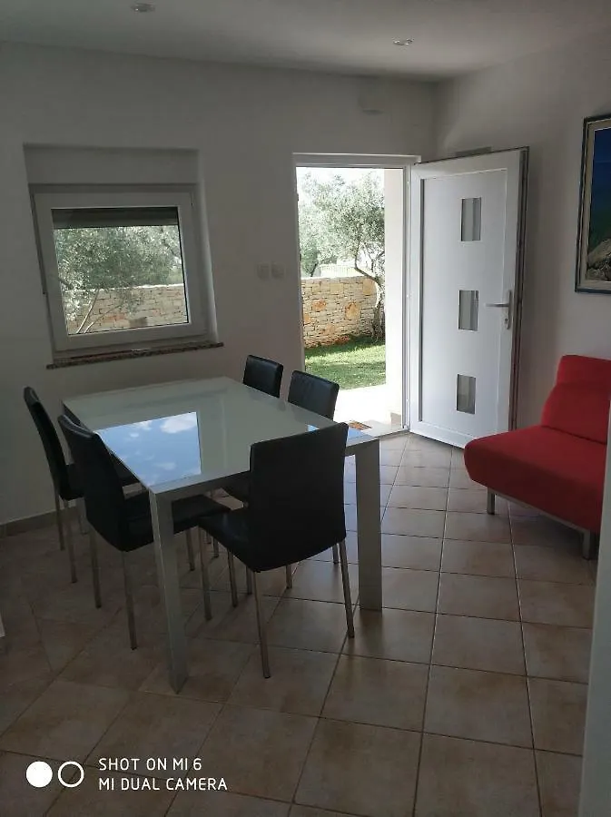 Apartments Nogic Peroj